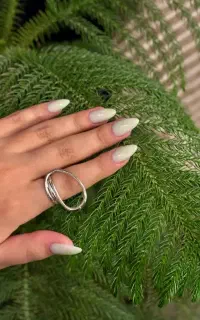 کاشت ناخن و مژه