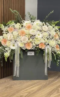 استخدام فروشنده خانم در گلفروشی مسکن