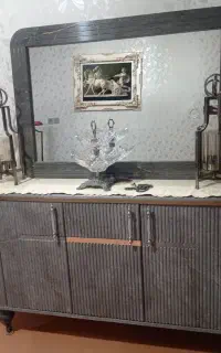 آینه و کنسول و میز تلویزیون ست آینه شکسته قابش هست