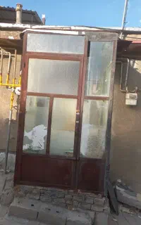 وندی  جلو دری کوچه