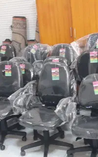 صندلی کارمندی در حد نو