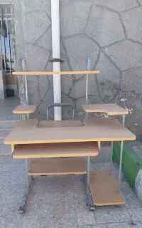 میز کامپیوتر سالم