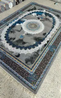 فرش ۶و ۹ و ۱۲ متری انبار هست فروشگاه تخفیفی