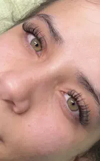تخفیف ویژه آموزش مژه از صفر تا حرفه‌ای فقط ۳۵۰۰