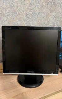 مانیتور سامسونگ تمیز