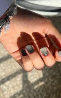 مدل برای مانیکور و لاک ژل تنها برای فردا