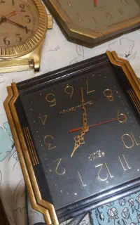 ساعت دیواری