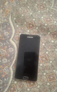 دوعددگوشی اوراقی فقط ال سی دی شکسته