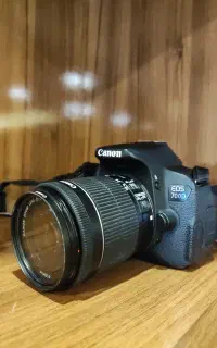 دوربین کنون 700D با لنز 55-18(کم کارکرد + متعلقات)