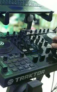 موزیک و پادکست برای برند شما