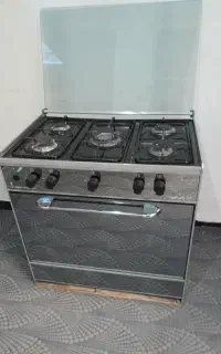 گازطرح فر ۵شعله سالم و درحدنو