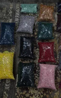 مروارید رنگی