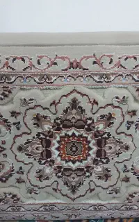سه عدد پشتی
