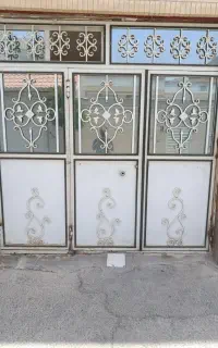 درب پارکینگ تمیز