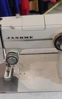 چرخ گلدوزی ژانومه