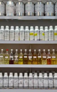 پخش بدون واسطه عطر و اسانس و ظروف اسپری کلی و جزیی