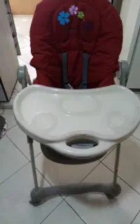 صندلی غذا خوری کودک خارجی
