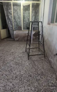 چهار پایه اهنی