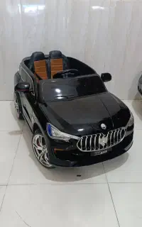 ماشین شارژی مازراتی مانیتور دار *قبول چک*