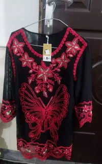 شومیز مشکی نو نپوشیده تا سایز 50 میخوره