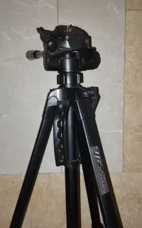 سه پایه دوربین عکاسی