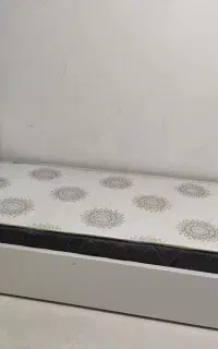 تخت یکنفره همراه با تشک