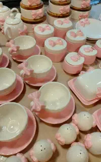 ظروف دستساز سرامیکی