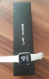 اپل واچ سری ۴ نایک پلاس