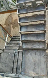 جوشکاری سیار ، انواع پله آهنی
