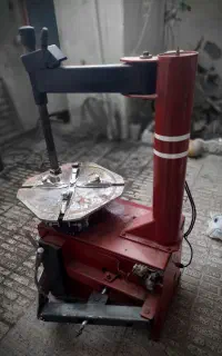 یک دستگاه لاستیک درآر چهارپدال