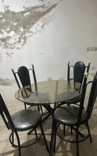 میز ناهار خوری ۴نفره کاملا سالم و تخت خواب