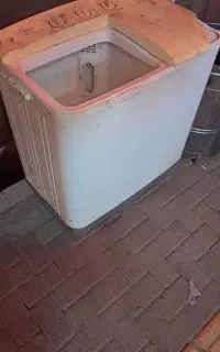 لباسشویی دوقولو سالم