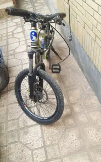 یک عدد دوچرخه ۲۰ تمیز