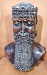 مجسمه ی کوروش کبیر