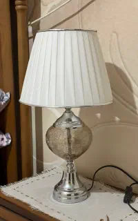 آباژور کنار تختی