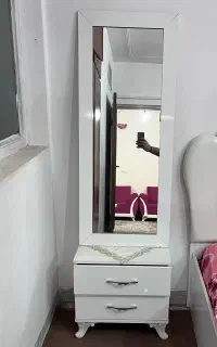 آینه ایستاده قدی