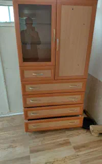 کمد ایستاده