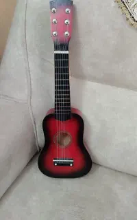 گیتار بچگانه