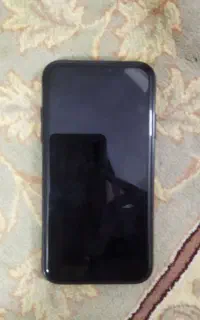 گوشی آیفون ۱۱ نرمال
