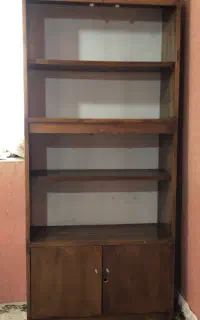 کتابخانه ، تخت و میز کامپیوتر