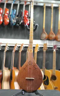 سه تار دلنواز گالری موسیقی آرتیا