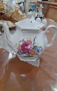 قوری برقی قدیمی