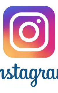 ادیتور ساده با گوشی و ادمین خانم اینستاگرام