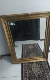 آینه قاب دار طلایی