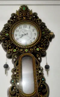 ساعت دیواری در حد نو