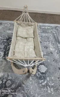 گهواره نوزادی تمیز در حد نو
