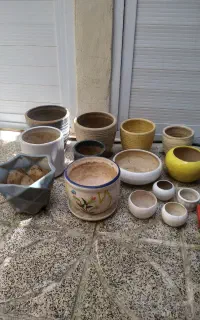 گلدان سفالی وپلاستیکی.