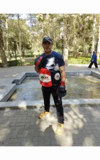 آموزش بوکس ،کیک بوکسینگ ،دفاع شخصی.