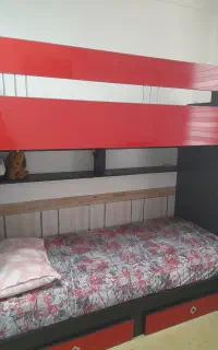تخت دو طبقه