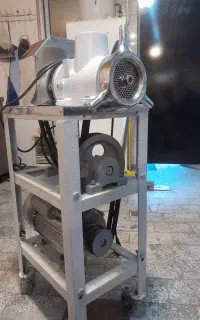 چرخ گوشت ۳۲ تر و تمیز